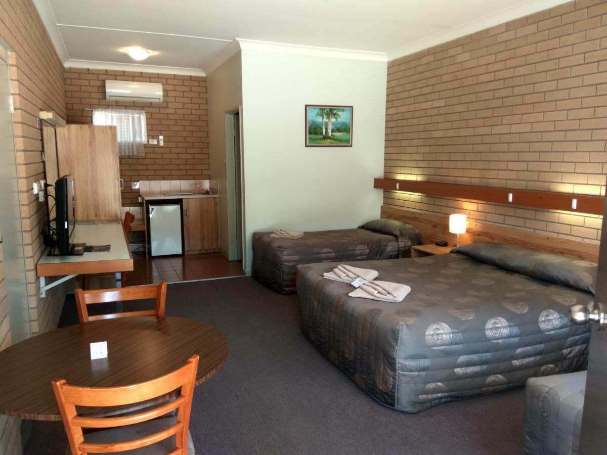 Holbrook Town Centre Motor Inn Eksteriør bilde