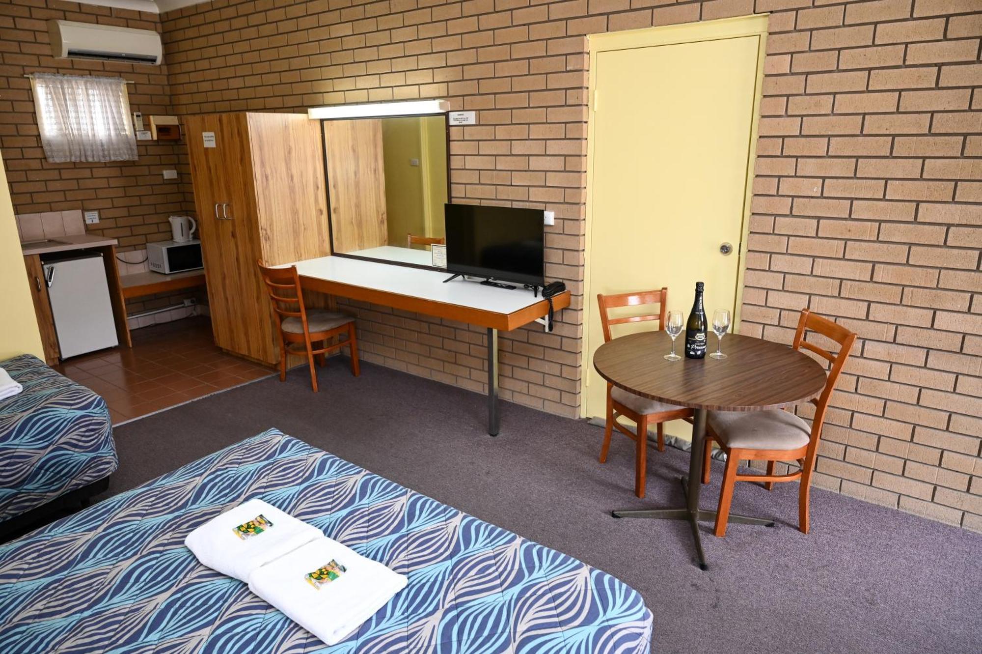 Holbrook Town Centre Motor Inn Eksteriør bilde