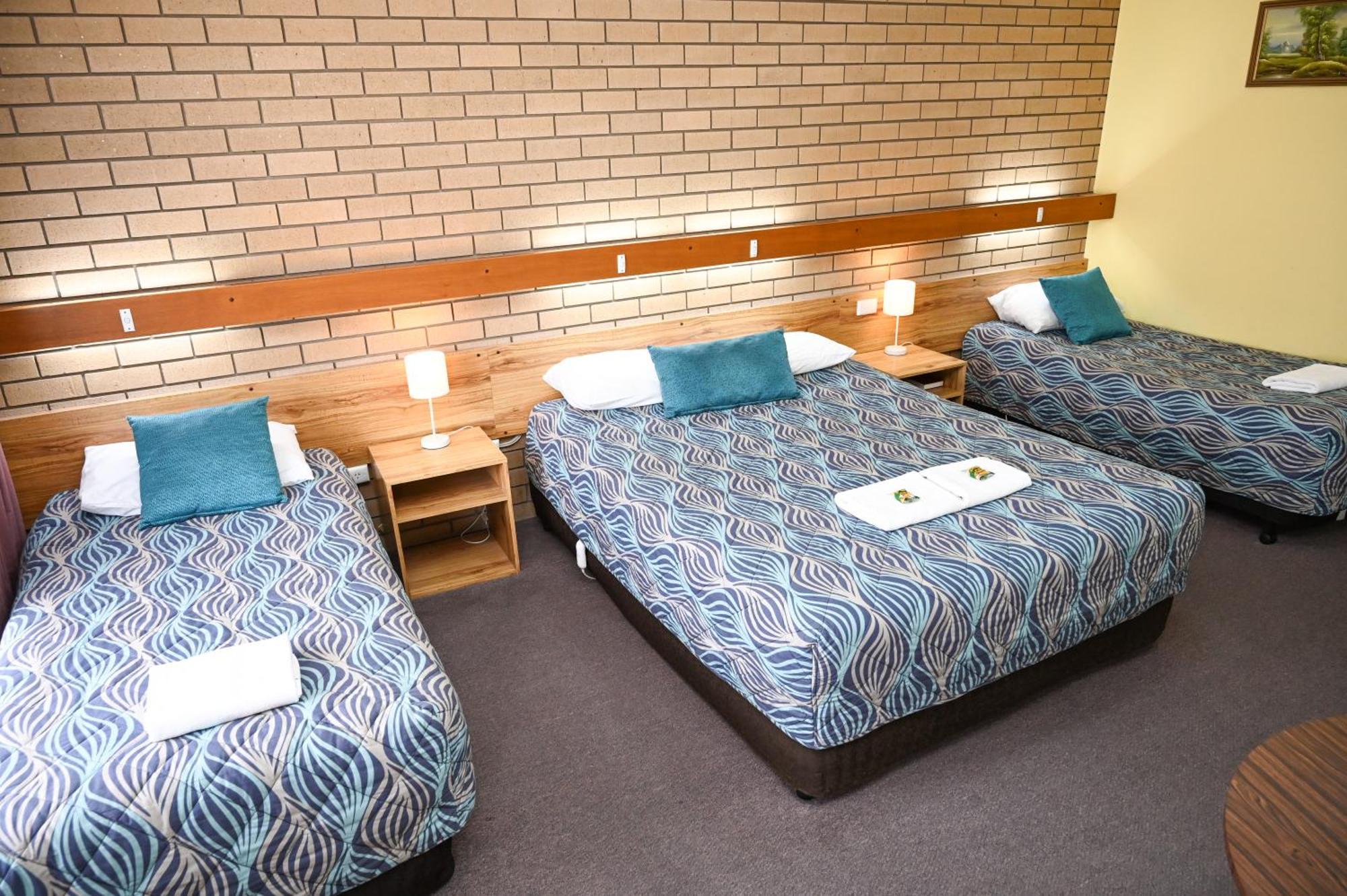 Holbrook Town Centre Motor Inn Eksteriør bilde