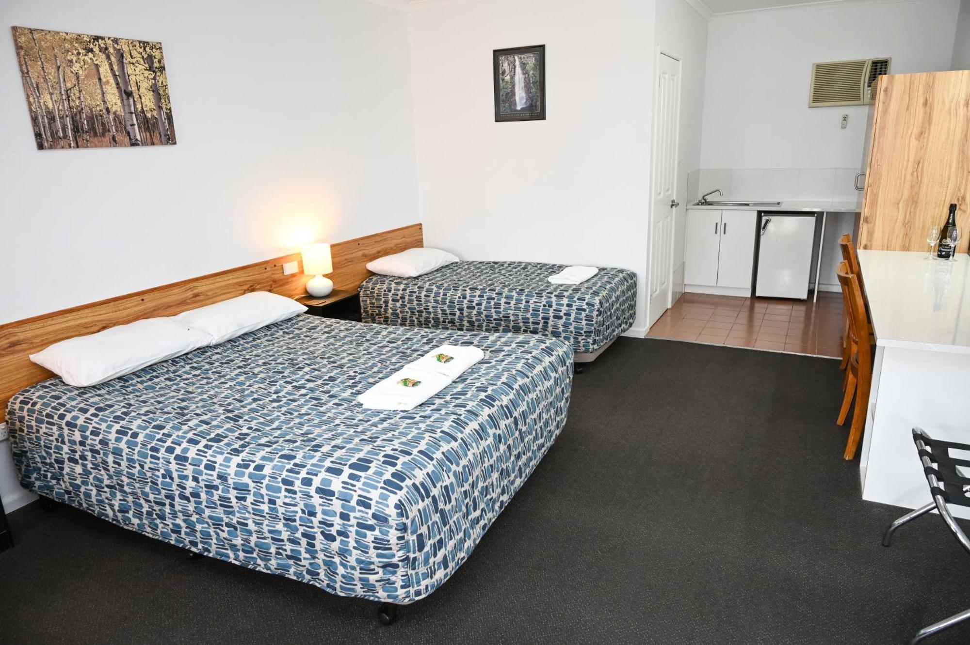 Holbrook Town Centre Motor Inn Eksteriør bilde