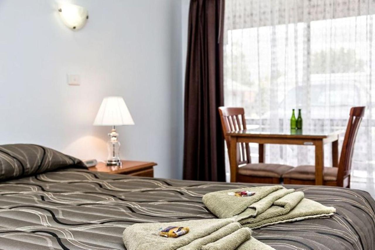Holbrook Town Centre Motor Inn Eksteriør bilde